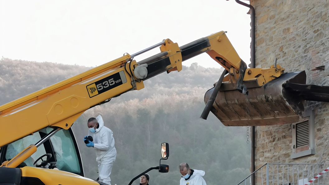 La compagna di Mugnai cercava quella di Dodoli. Perizia sugli "squilli" al 112. Così la scena all’arrivo dei carabinieri