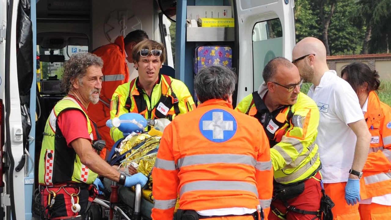 La presidente regionale del Movimento 5 Stelle, Irene Galletti, chiede una revisione delle politiche sanitarie in Toscana, in risposta alle preoccupazioni dei cittadini di Greve in Chianti riguardo all'uso di ambulanze senza medico a bordo. La presidente regionale del Movimento 5 Stelle, Irene Galletti, chiede una revisione delle politiche sanitarie in Toscana, in risposta alle preoccupazioni dei cittadini di Greve in Chianti riguardo all'uso di ambulanze senza medico a bordo.