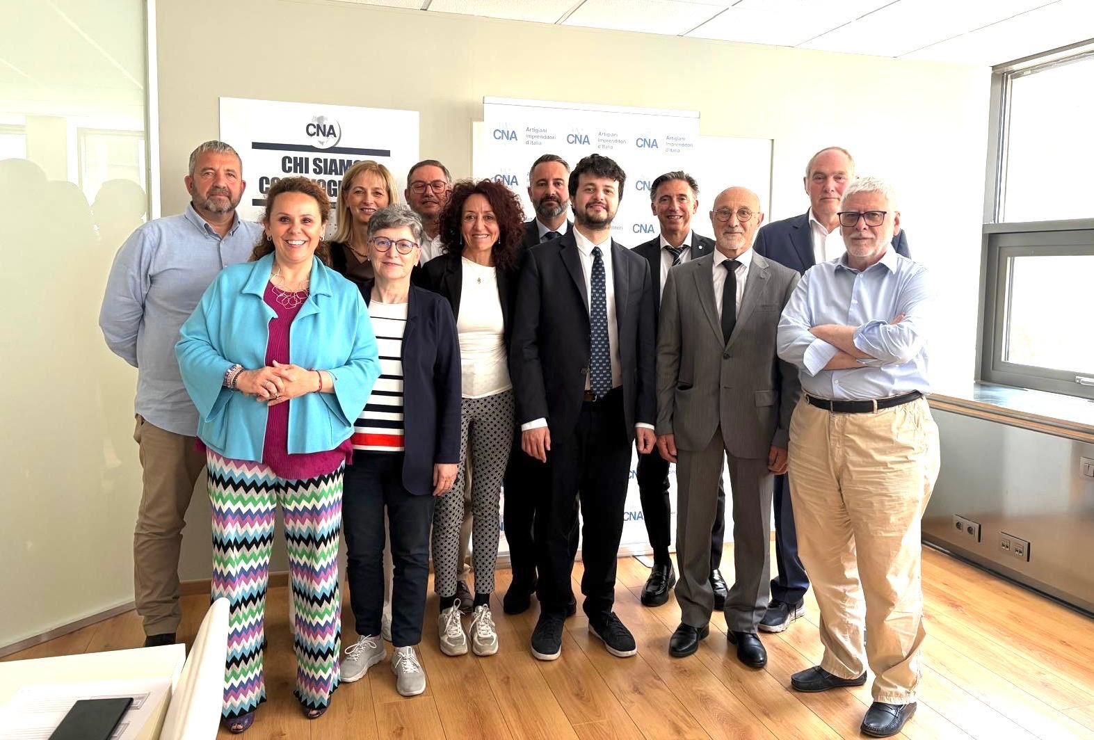 https://www.lanazione.it/image-service/view/acePublic/alias/contentid/YjRmZjlhMDQtNzZkYS00/0/cna-liguria-a-bruxelles.jpeg
