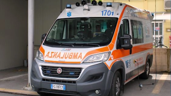Ambulanza in una foto di repertorio Ambulanza in una foto di repertorio