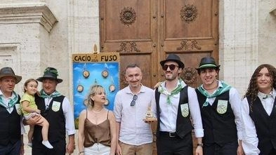 Un momento della premiazione dei vincitori della 63esima edizione del Cacio al fuso Un momento della premiazione dei vincitori della 63esima edizione del Cacio al fuso