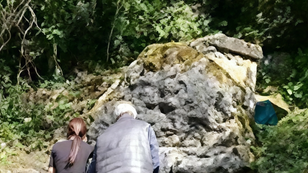Lunghe file e litigi all’unico impianto aperto a San Carlo. Richiesta di spiegazioni al Comune . Lunghe file e litigi all’unico impianto aperto a San Carlo. Richiesta di spiegazioni al Comune .