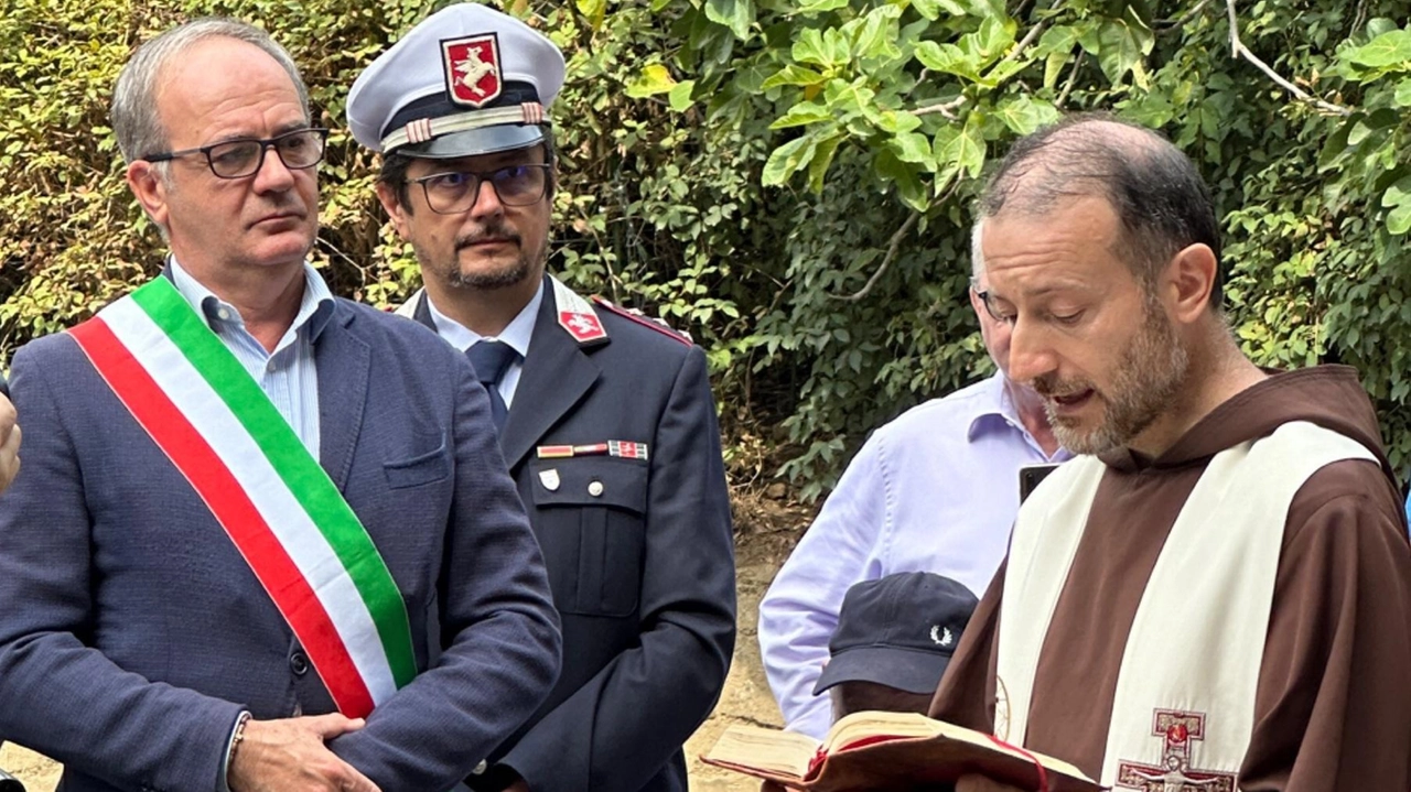 Il sindaco Meoni durante l’inaugurazione del ponte delle celle francescane Il sindaco Meoni durante l’inaugurazione del ponte delle celle francescane