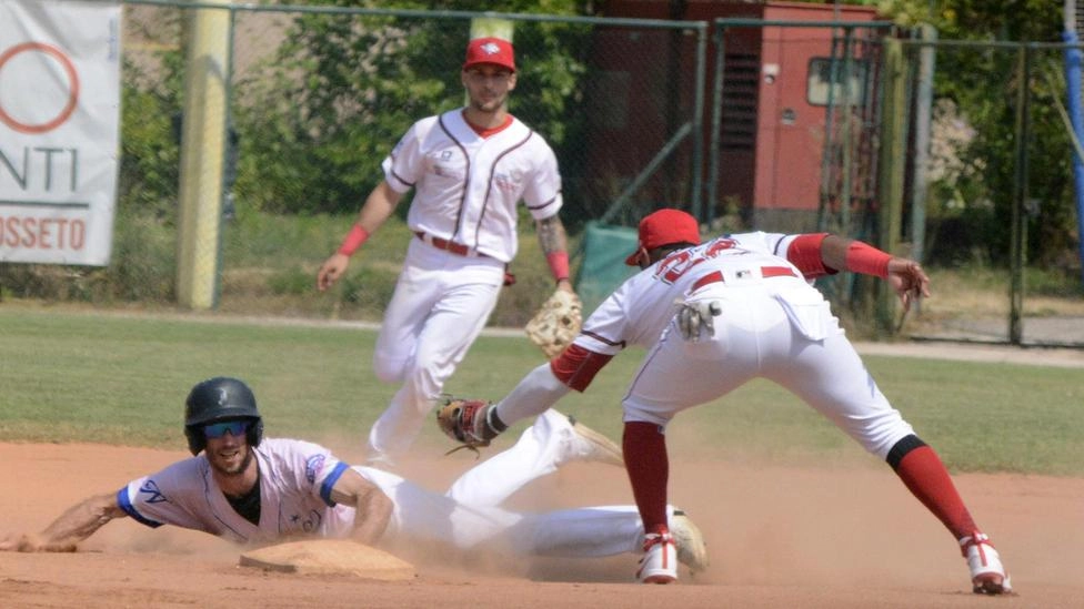 Il Bbc Grosseto subisce l'ottava sconfitta di fila contro Nettuno, perdendo 11-5 in gara-due allo stadio 'Jannella'. Il Bbc Grosseto subisce l'ottava sconfitta di fila contro Nettuno, perdendo 11-5 in gara-due allo stadio 'Jannella'.