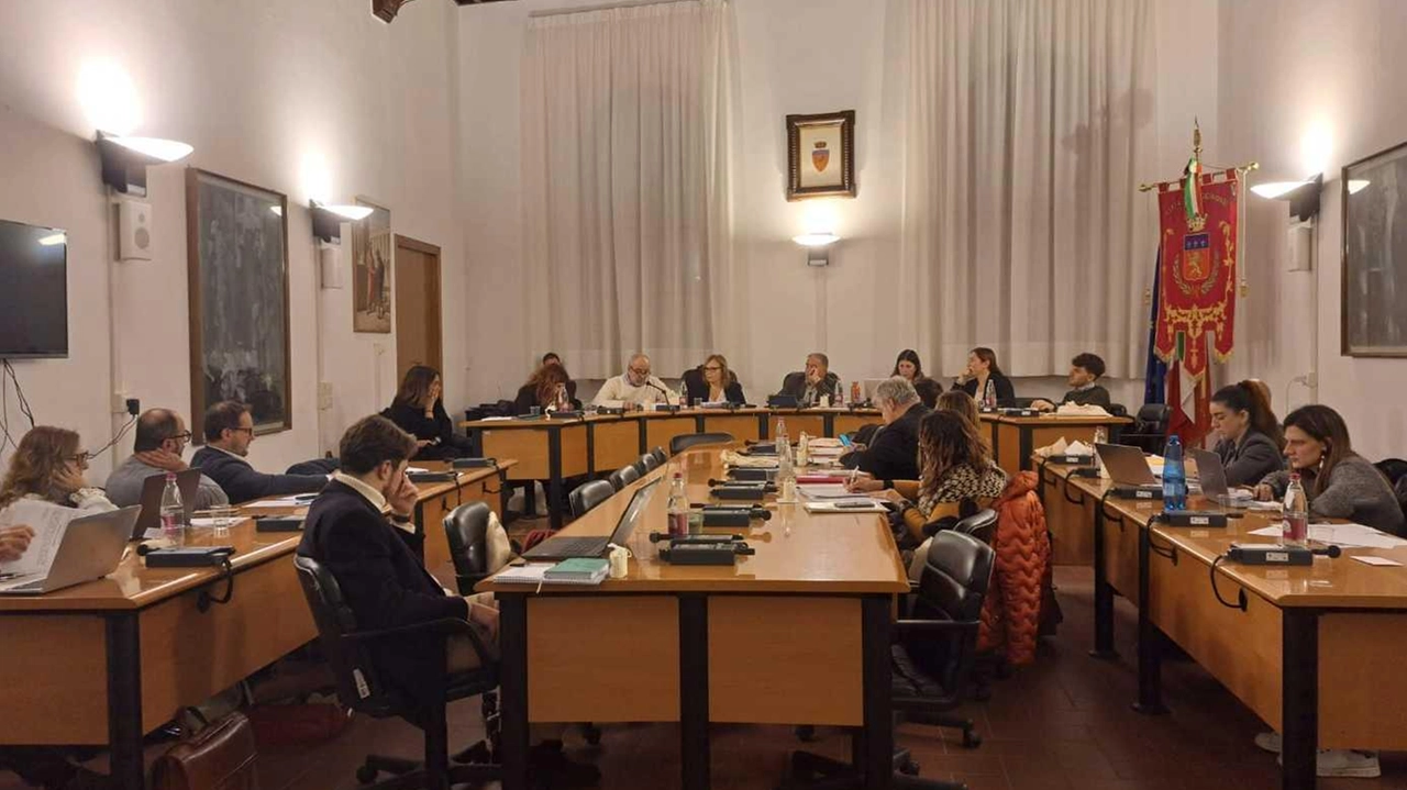 I gruppi di opposizione di Poggibonsi hanno chiesto alla maggioranza la costituzione di un tavolo istituzionale permanente legato alla sicurezza I gruppi di opposizione di Poggibonsi hanno chiesto alla maggioranza la costituzione di un tavolo istituzionale permanente legato alla sicurezza