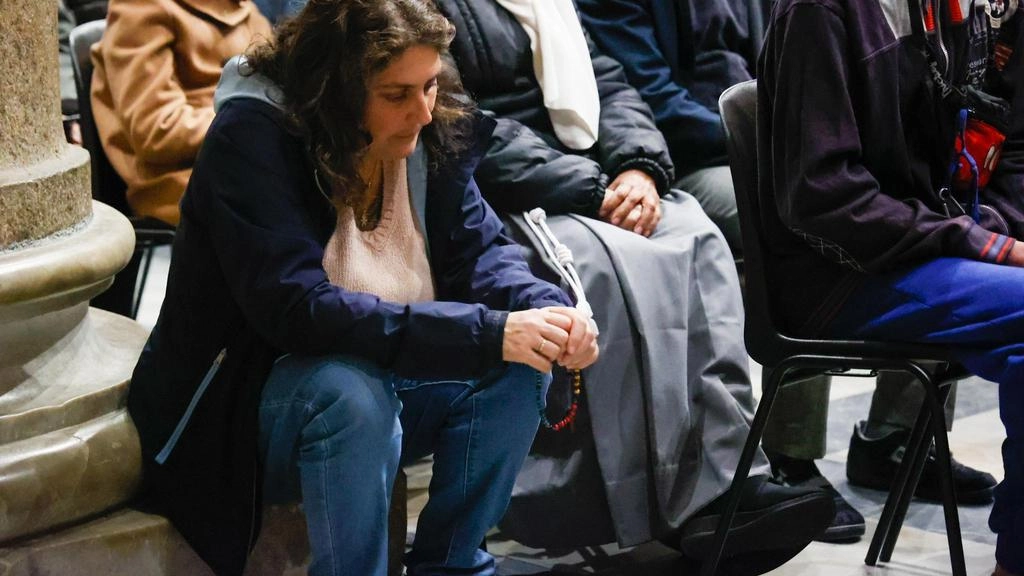 Don Armando Zappolini: "Ha riportato a casa i preti di strada". Parla il parroco in trincea contro le mafie e per aiutare il sud del mondo. "Ma c’è ancora uno zoccolo duro nostalgico delle magnificenze". .