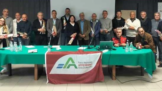 La consegna delle certificazioni di sostenibilità ambientale ad enti e aziende del territorio garfagnino La consegna delle certificazioni di sostenibilità ambientale ad enti e aziende del territorio garfagnino