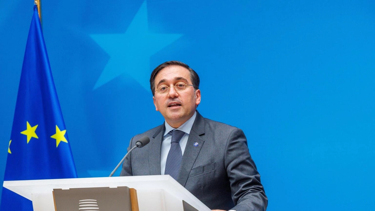 Ministro Esteri: 'La soluzione è la diplomazia' Ministro Esteri: 'La soluzione è la diplomazia'