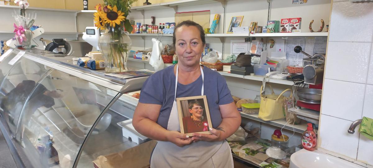 Chiude dopo 43 anni la bottega di Strettoia. “Siamo arrivati al termine di una bellissima storia” Chiude dopo 43 anni la bottega di Strettoia. “Siamo arrivati al termine di una bellissima storia”
