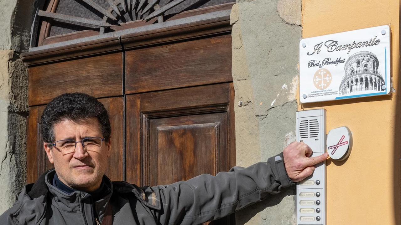Il blitz contro le keybox di Una Città in Comune (Fotoservizio Elena Pardini/Valtriani) Il blitz contro le keybox di Una Città in Comune (Fotoservizio Elena Pardini/Valtriani)