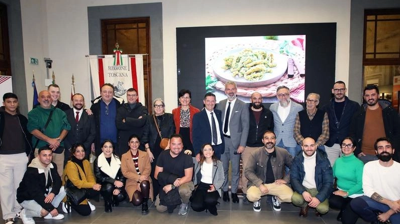 Dieci chef sardi hanno cucinato in locali di Firenze e Arezzo. Convegno in Regione per esplorare il rapporto nato dagli anni Sessanta. Dieci chef sardi hanno cucinato in locali di Firenze e Arezzo. Convegno in Regione per esplorare il rapporto nato dagli anni Sessanta.