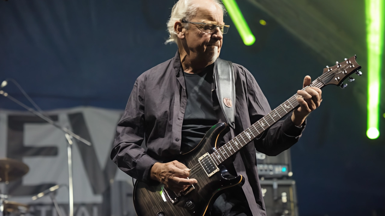 Il musicista inglese, classe 1946, è stato per 43 anni nella formazione rock Il musicista inglese, classe 1946, è stato per 43 anni nella formazione rock