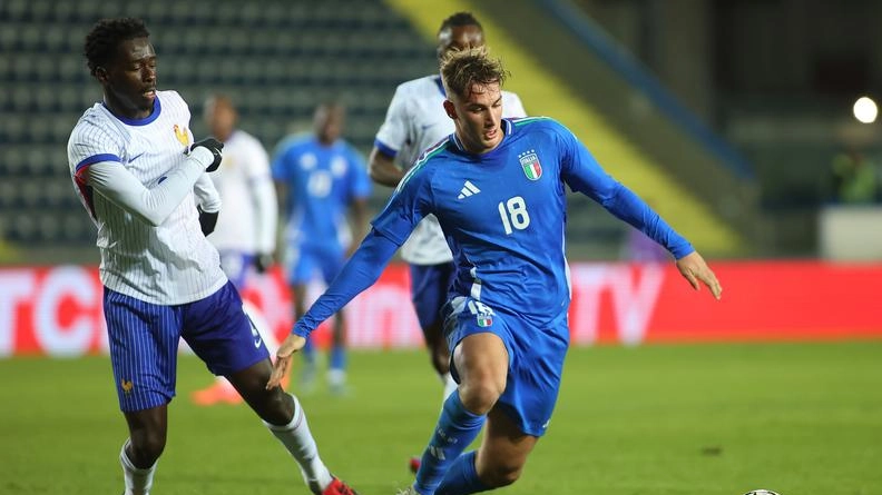 Francesco Pio Esposito in azione nel match dell’Italia Under 21 contro la Francia Francesco Pio Esposito in azione nel match dell’Italia Under 21 contro la Francia