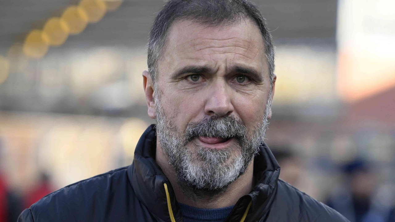 L’allenatore dello Spezia, Luca D’Angelo, può contare quest’anno su un quintetto d’attacco con caratteristiche diverse e complementari L’allenatore dello Spezia, Luca D’Angelo, può contare quest’anno su un quintetto d’attacco con caratteristiche diverse e complementari