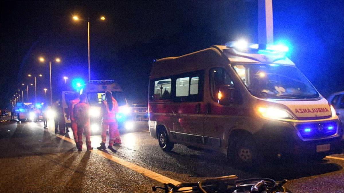 Moto contro furgone, militare della Folgore muore nel tragico incidente Moto contro furgone, militare della Folgore muore nel tragico incidente