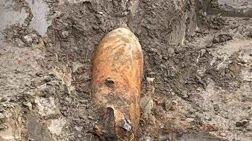Operazioni di disinnesco e brillamento di una bomba della 2^ guerra mondiale a Pitigliano. Evacuazioni e interdizioni per massima sicurezza.