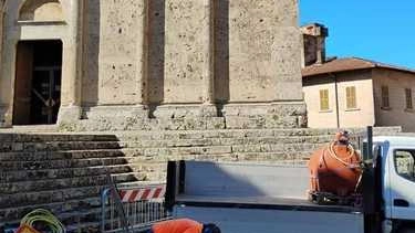 È iniziata, in piazza Garibaldi, ai piedi della Cattedrale di San Cerbone, l’indagine preventiva archeologica richiesta dalla Soprintendenza Archeologia ...