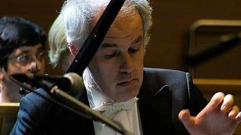 Concerto dedicato a Giacomo Puccini organizzato a Torre del Lago dall'Associazione Fanny Mendelssohn e Ville Borbone. Pianista Bertrand Giraud esegue brani romantici in omaggio al compositore. Concerto dedicato a Giacomo Puccini organizzato a Torre del Lago dall'Associazione Fanny Mendelssohn e Ville Borbone. Pianista Bertrand Giraud esegue brani romantici in omaggio al compositore.
