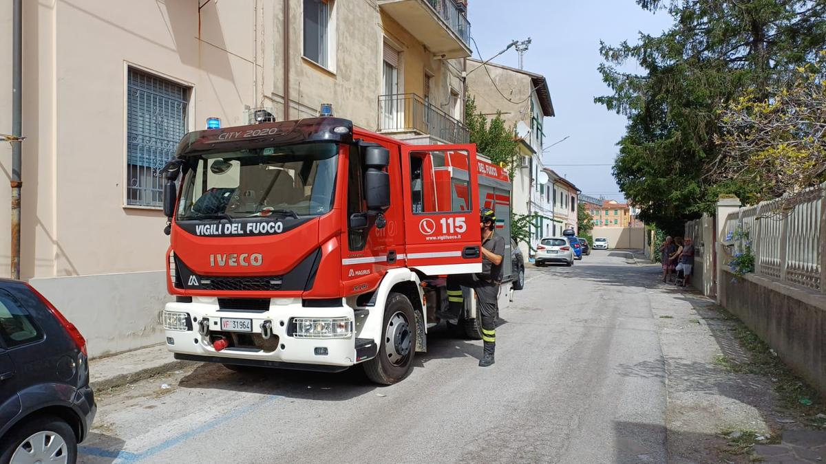 Non risponde più, trovato morto in casa. Aveva 53 anni Non risponde più, trovato morto in casa. Aveva 53 anni