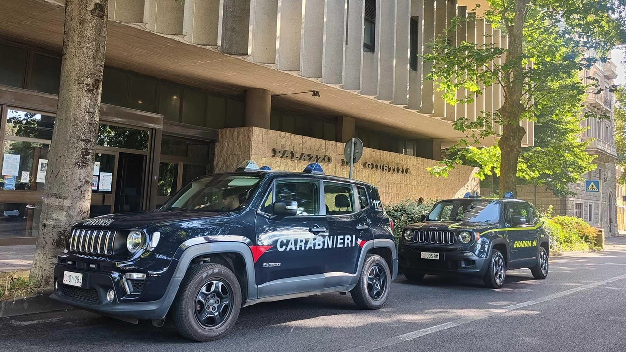 Operazione congiunta di guardia di finanza e carabinieri contro lo sfruttamento Operazione congiunta di guardia di finanza e carabinieri contro lo sfruttamento