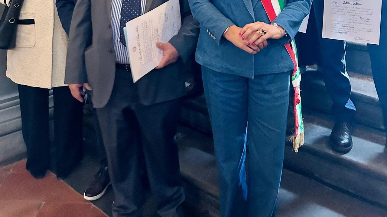 L’assessore Paola Granucci con i lucchesi premiati il I Maggio a Firenze L’assessore Paola Granucci con i lucchesi premiati il I Maggio a Firenze