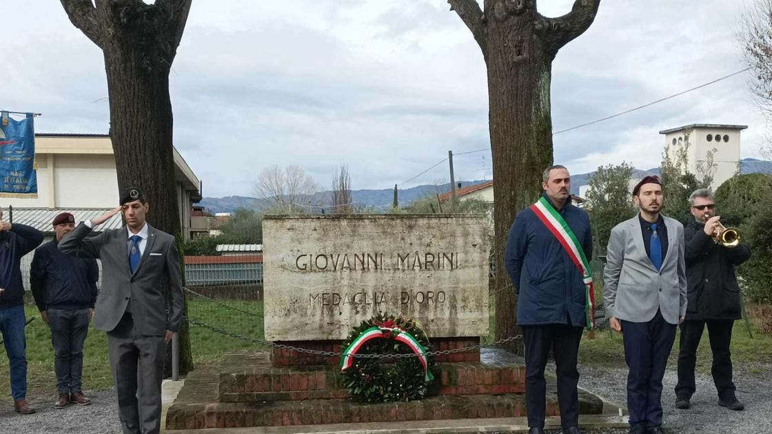 in ricordo di giovanni marini deposta una corona di alloro da Lanazione.it in ricordo di giovanni marini deposta una corona di alloro