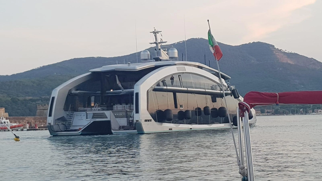This is it, la 'Lamborghini' dei mari, a Portoferraio This is it, la 'Lamborghini' dei mari, a Portoferraio