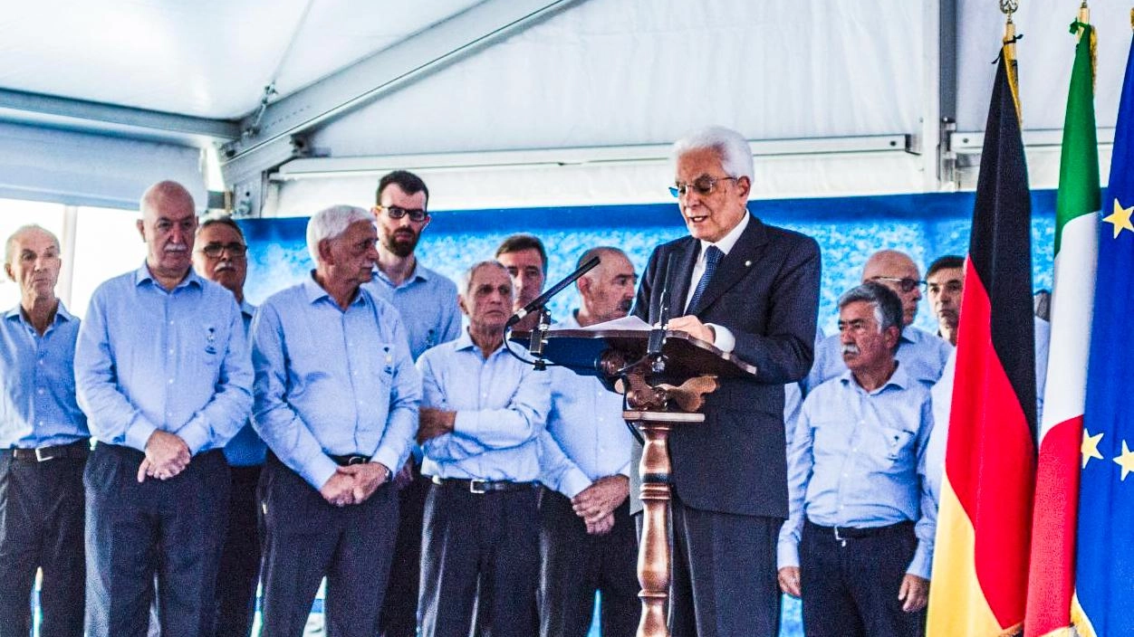 Componenti del Coro Lunigiana durante un evento alla presenza del Presidente della Repubblica Sergio Mattarella Componenti del Coro Lunigiana durante un evento alla presenza del Presidente della Repubblica Sergio Mattarella