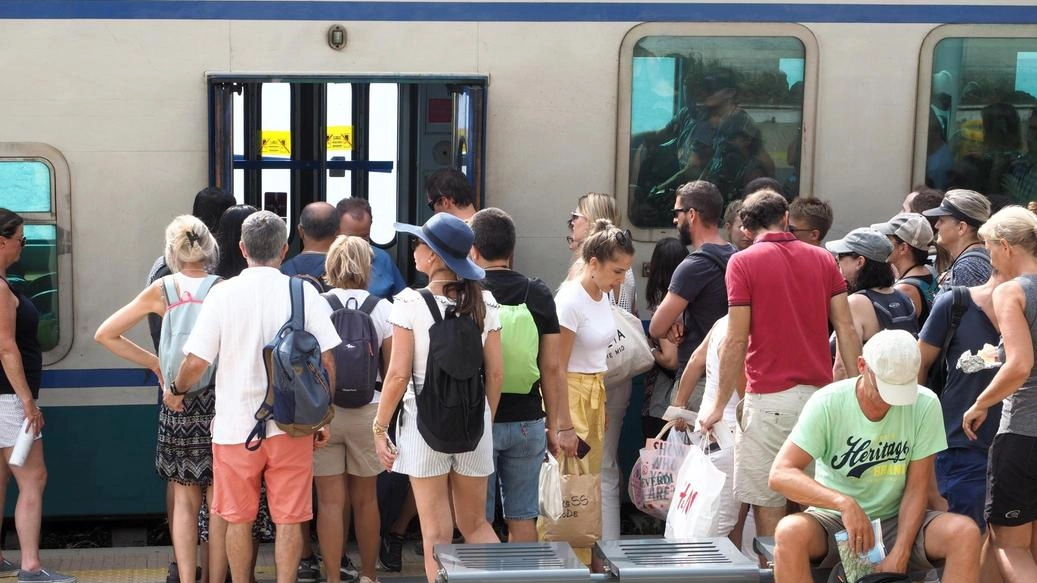 Martedì 17 giugno manifestazione dei sindaci del Valdarno e pendolari Martedì 17 giugno manifestazione dei sindaci del Valdarno e pendolari