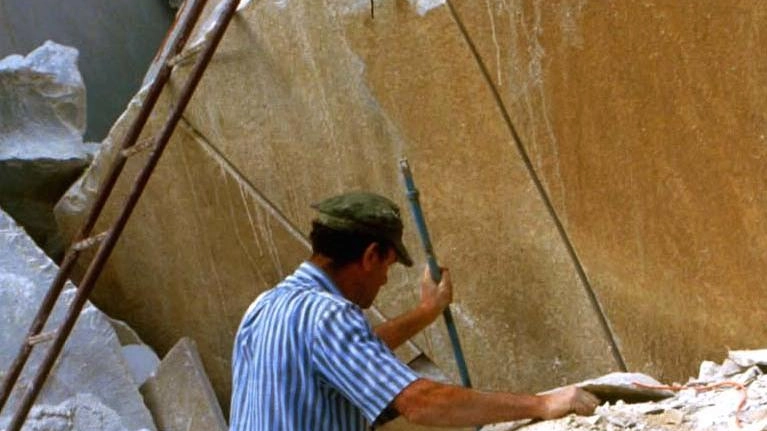 Briccolani ’boccia’ il primo anno di lavoro del nuovo presidente del Parco. L’associazione segnala "impunità per i reati nel settore lapideo". La provocazione: "Ci fa rimpiangere l’operato del collega Putamorsi". Briccolani ’boccia’ il primo anno di lavoro del nuovo presidente del Parco. L’associazione segnala "impunità per i reati nel settore lapideo". La provocazione: "Ci fa rimpiangere l’operato del collega Putamorsi".