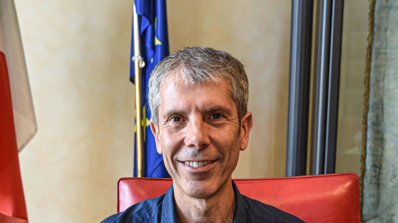 Dopo la denuncia di Cionini, due ex amministratori riavvolgono il nastro. Il Comune appoggiò un progetto, ma non trovò sponde concrete. Bagnoli e Vanni: "Salvare il palazzo è possibile, ma serve un’alleanza". Dopo la denuncia di Cionini, due ex amministratori riavvolgono il nastro. Il Comune appoggiò un progetto, ma non trovò sponde concrete. Bagnoli e Vanni: "Salvare il palazzo è possibile, ma serve un’alleanza".