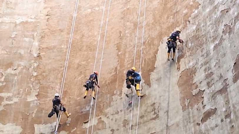 POMARANCE Il ‘gigante buono’ rinasce come una fenice, grazie all’ingegno dell’uomo e alle tecnologie geotermiche: si sono conclusi i lavori di... POMARANCE Il ‘gigante buono’ rinasce come una fenice, grazie all’ingegno dell’uomo e alle tecnologie geotermiche: si sono conclusi i lavori di...