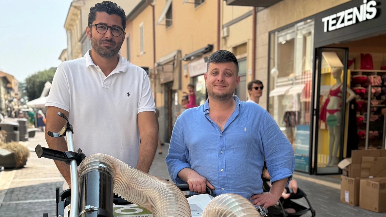 Il sindaco di Follonica Matteo Buoncristiani e l’assessore Danilo Baietti