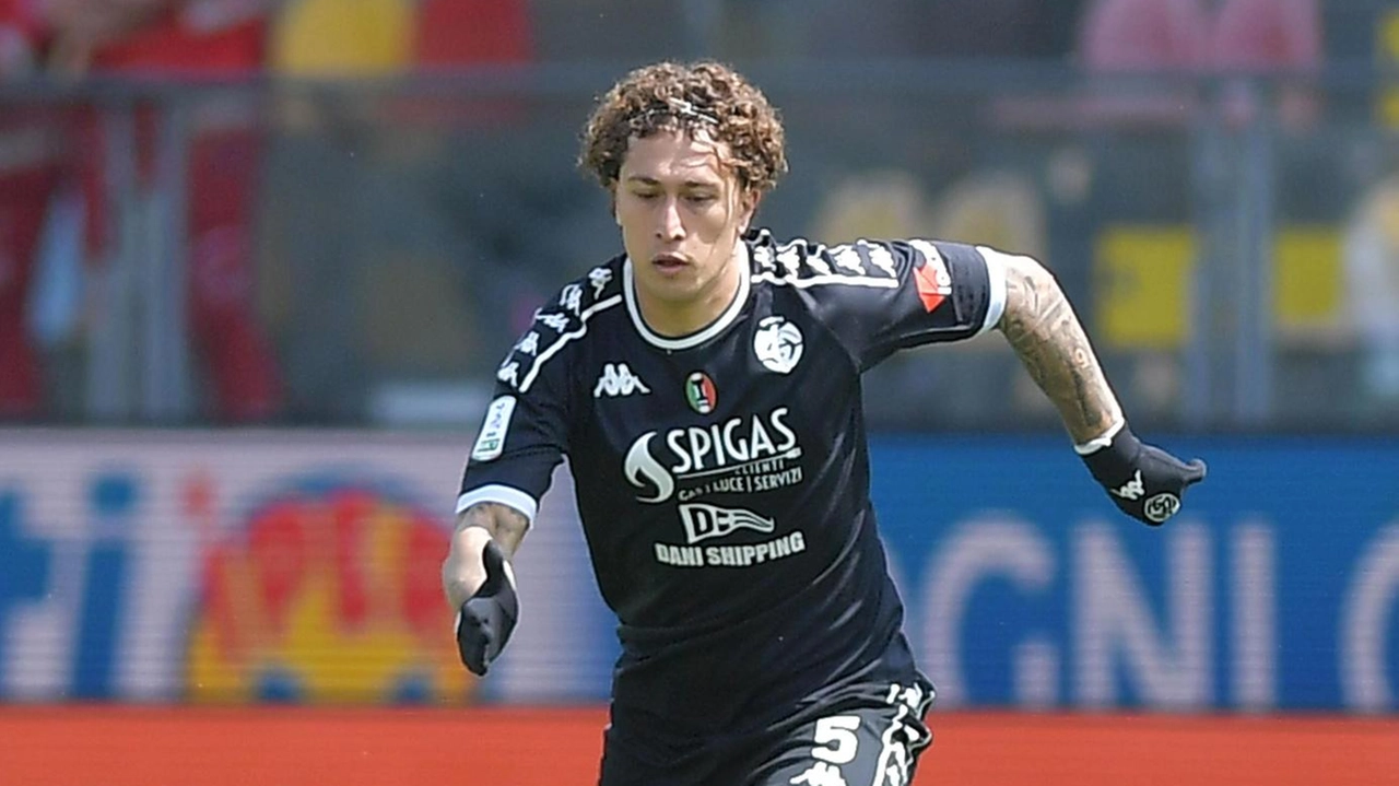 Esposito assente per lesione muscolare, a rischio per i play-off. Anche Bandinelli e altri giocatori indisponibili. Esposito assente per lesione muscolare, a rischio per i play-off. Anche Bandinelli e altri giocatori indisponibili.