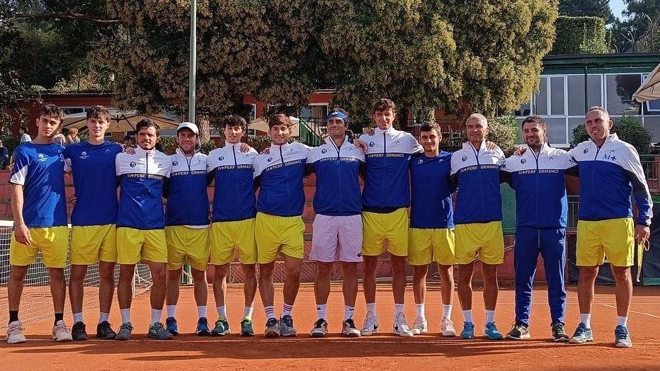Arriva un pareggio al debutto della stagione 2024 per la maggiore formazione dello Junior Tennis Perugia M Plus Performance, protagonista... Arriva un pareggio al debutto della stagione 2024 per la maggiore formazione dello Junior Tennis Perugia M Plus Performance, protagonista...