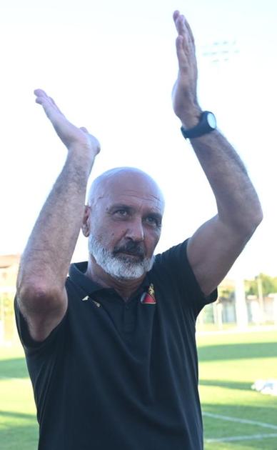 Lucchese, la spinta del tifo Lucchese, la spinta del tifo