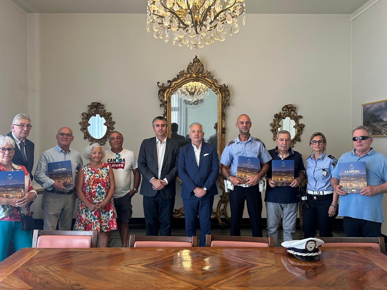i nonni civici ricevono i ringraziamenti del sindaco peracchini