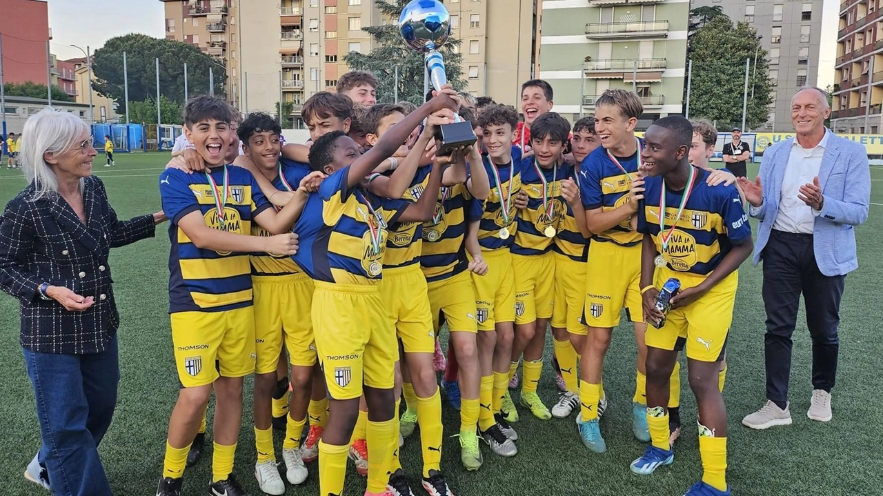 Il Parma vince il 2° Memorial Giorgio Domenichini battendo la Fiorentina nella finale Under 14, con Doukoure protagonista. Il Parma vince il 2° Memorial Giorgio Domenichini battendo la Fiorentina nella finale Under 14, con Doukoure protagonista.