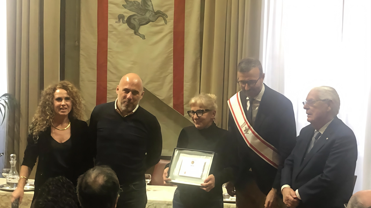 Il progetto "La montagna al centro", che vuole promuovere il ripopolamento del territorio con il turismo sostenibile, si è aggiudicato il riconoscimento. Il progetto "La montagna al centro", che vuole promuovere il ripopolamento del territorio con il turismo sostenibile, si è aggiudicato il riconoscimento.