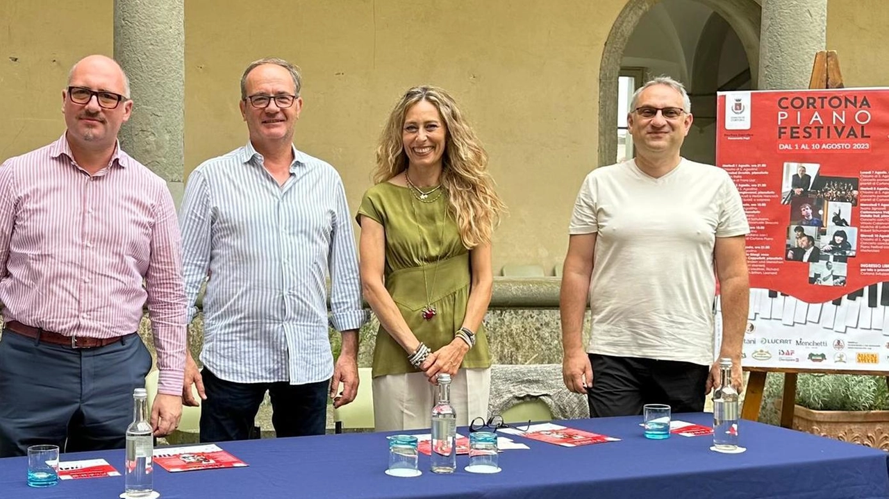 Terza edizione di Cortona Piano Festival Dieci appuntamenti concertistici, dalla classica al jazz, con interpreti affermati e giovani talenti Terza edizione di Cortona Piano Festival Dieci appuntamenti concertistici, dalla classica al jazz, con interpreti affermati e giovani talenti