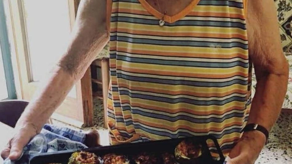 Nonna Iside con le sue ricette è ormai una star del web Nonna Iside con le sue ricette è ormai una star del web