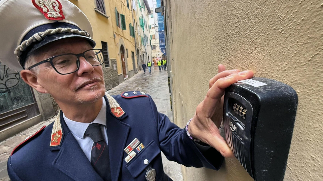 Una decina le keybox trovate e sequestrate nel centro di Firenze dalla Polizia Municipale Una decina le keybox trovate e sequestrate nel centro di Firenze dalla Polizia Municipale