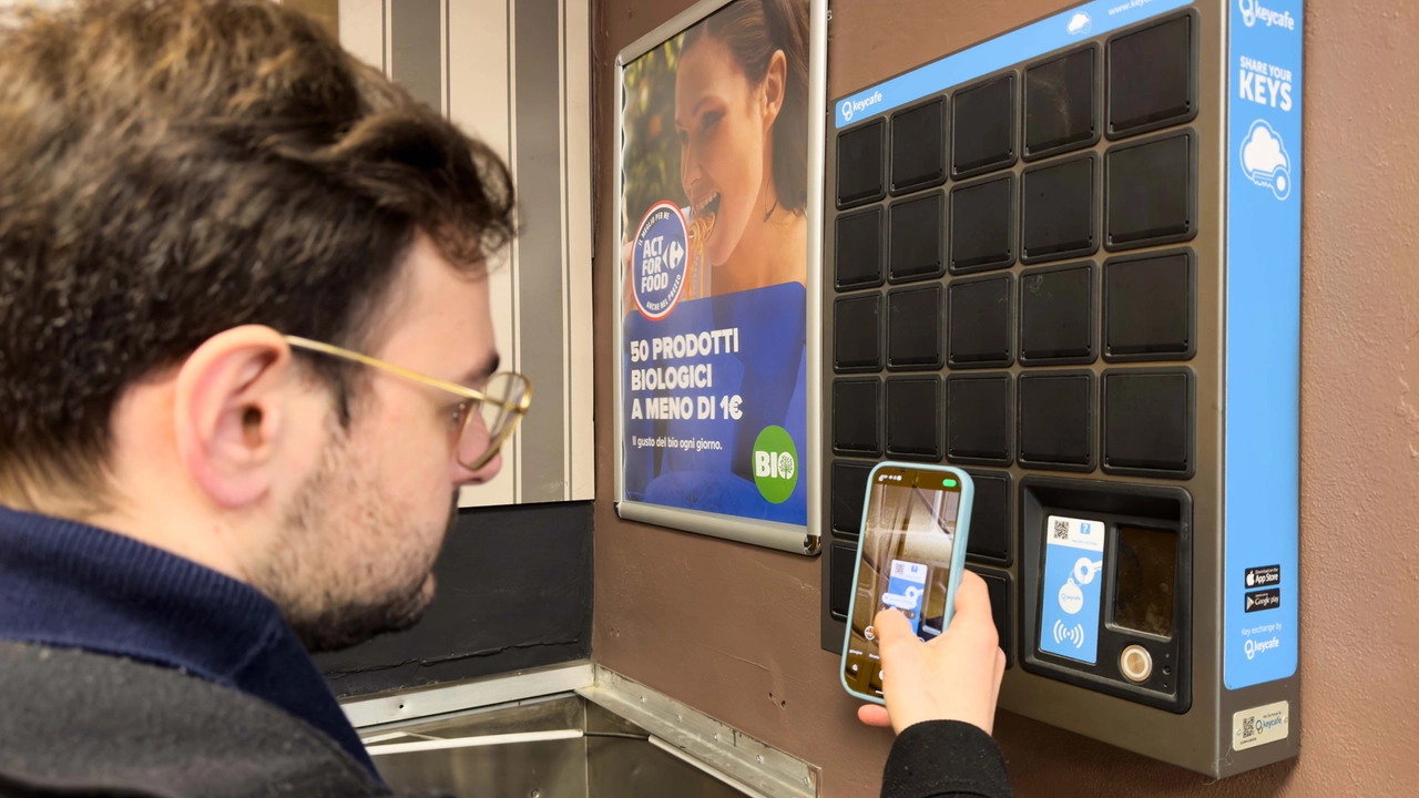 Nella foto, il Keycafe istallato all’ingresso del supermercato Carrefour di via Carducci