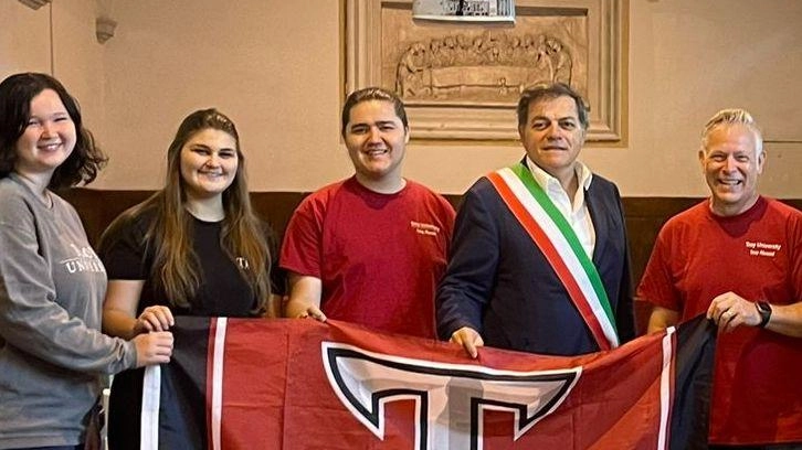 La Piccola Atene continua a coltivare rapporti internazionali in nome dell’arte. Lo dimostra la "residenza artistica" organizzata al Centro arti... La Piccola Atene continua a coltivare rapporti internazionali in nome dell’arte. Lo dimostra la "residenza artistica" organizzata al Centro arti...