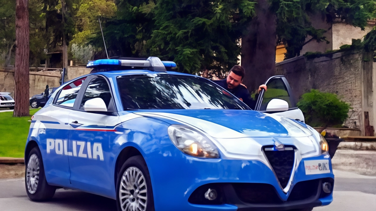 Intervento della polizia al parco di via Rubicone Intervento della polizia al parco di via Rubicone