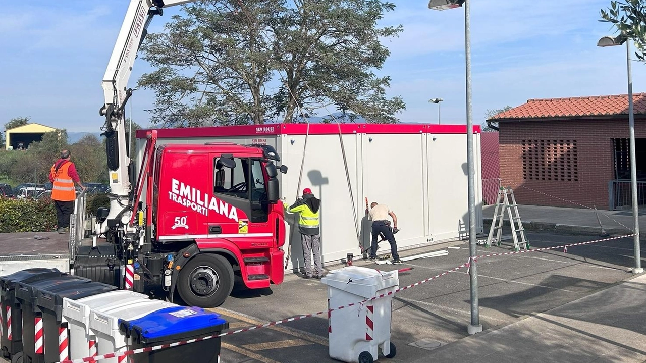Il prefabbricato in dotazione alle scuole medie di Fauglia Qui avranno luogo i laboratori per i ragazzi Il prefabbricato in dotazione alle scuole medie di Fauglia Qui avranno luogo i laboratori per i ragazzi