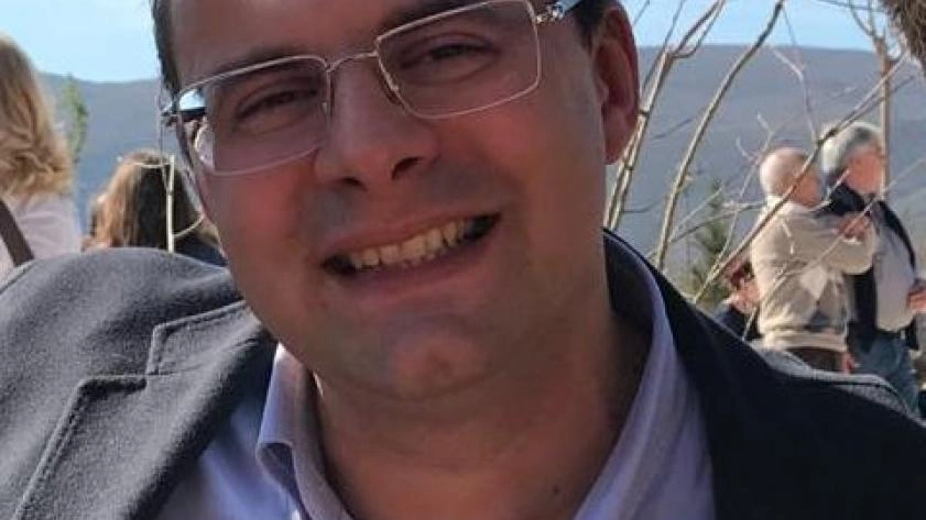 Roberto Paolucci, amministratore unico di A.Se.: «Nel territorio spoletino anche le frazioni più piccole hanno il loro cimitero. Facciamo il possibile per le manutenzioni» Roberto Paolucci, amministratore unico di A.Se.: «Nel territorio spoletino anche le frazioni più piccole hanno il loro cimitero. Facciamo il possibile per le manutenzioni»