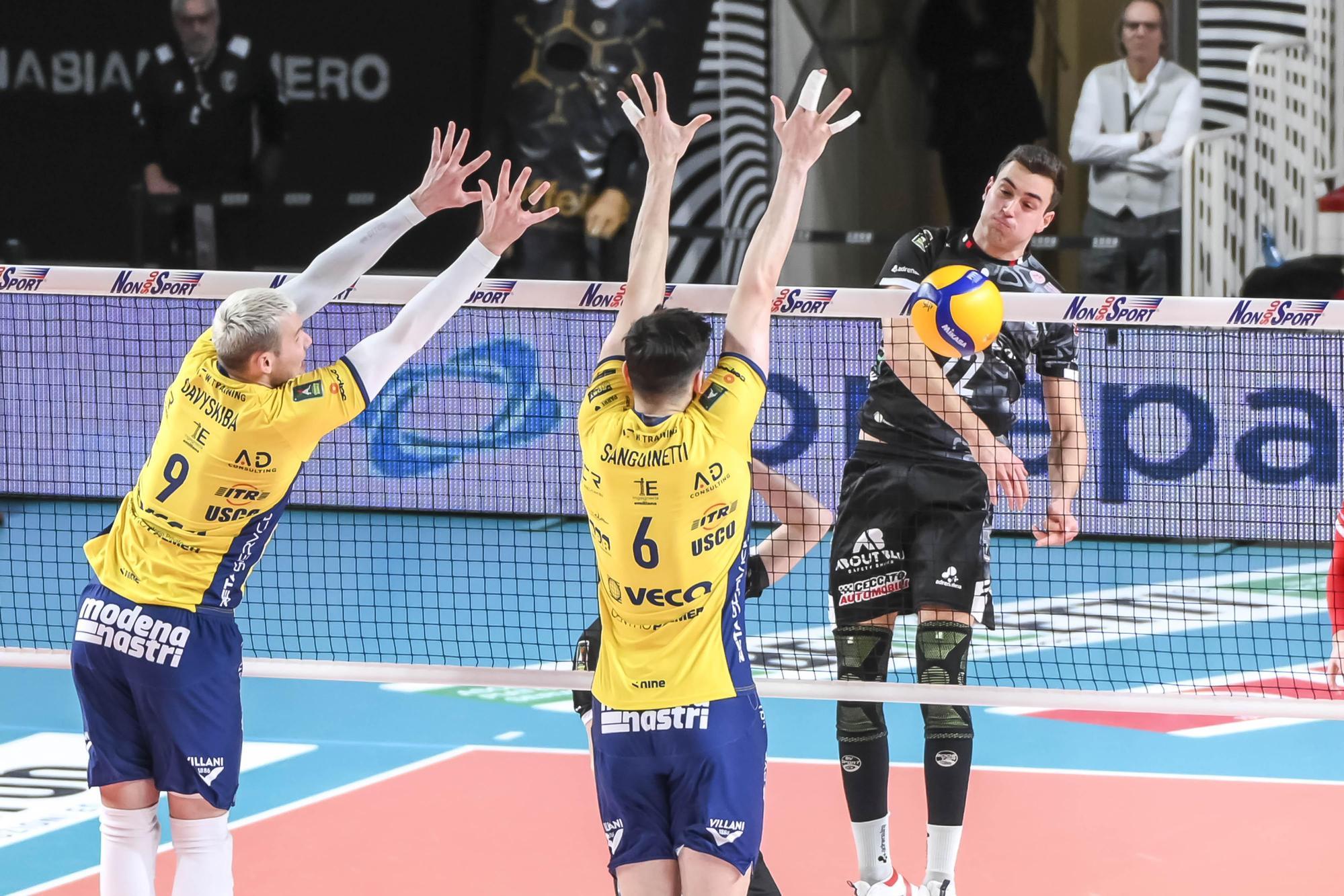 Federico Crosato si unisce alla Sir Susa Vim Perugia per la superlega maschile Federico Crosato si unisce alla Sir Susa Vim Perugia per la superlega maschile