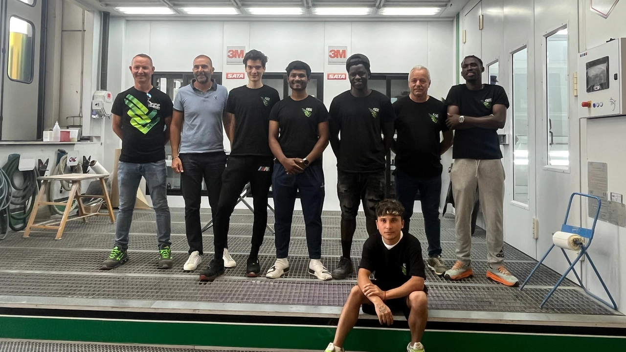 I ragazzi del corso e il titolare del Cfc Calonaci I ragazzi del corso e il titolare del Cfc Calonaci