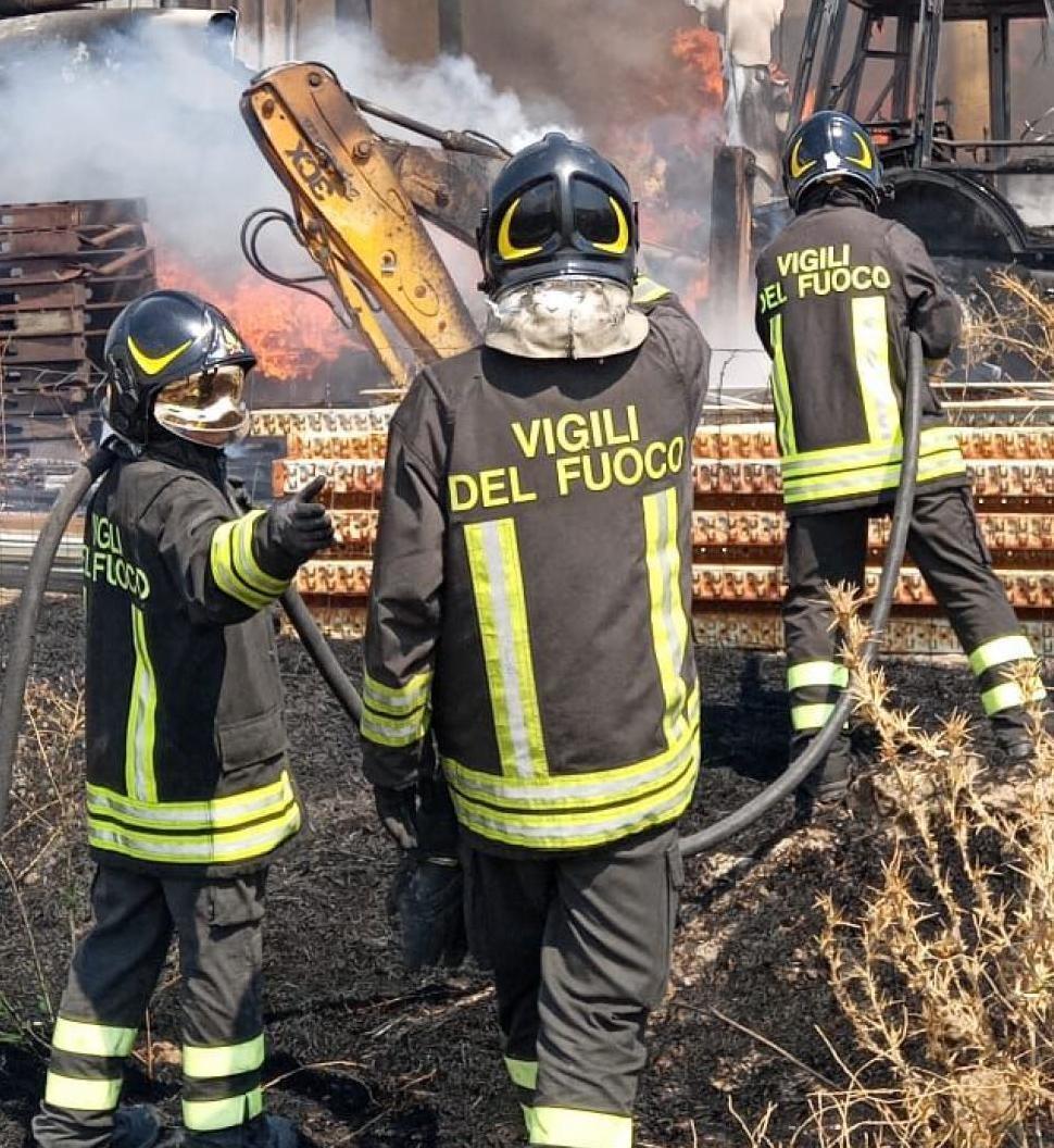 fine dell8217incubo per due vigili del fuoco